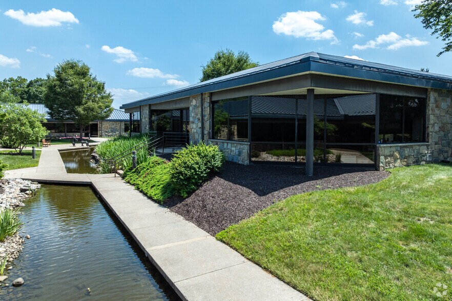 More Photos Of 8975 Guilford Rd, Columbia Office For Lease