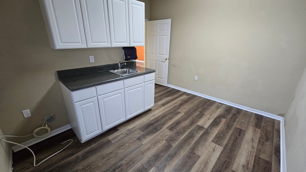 More Photos Of 2649 Windguard Cir, Zephyrhills Medical For Lease