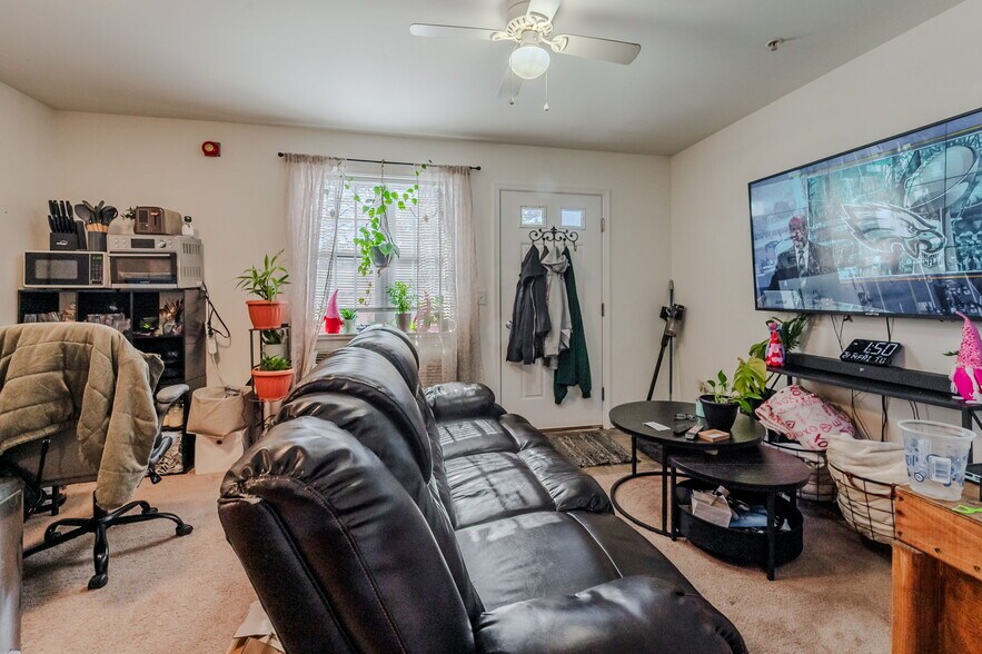 More Photos Of 28420 Delaware Ave, Millsboro Apartments For Sale