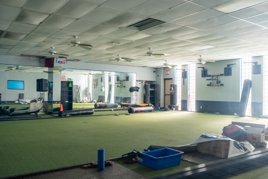 More Photos Of 3000 Blackburn St, Amarillo General Retail For Sale