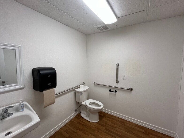 More Photos Of 342 E Idaho St, Eagle Office For Lease