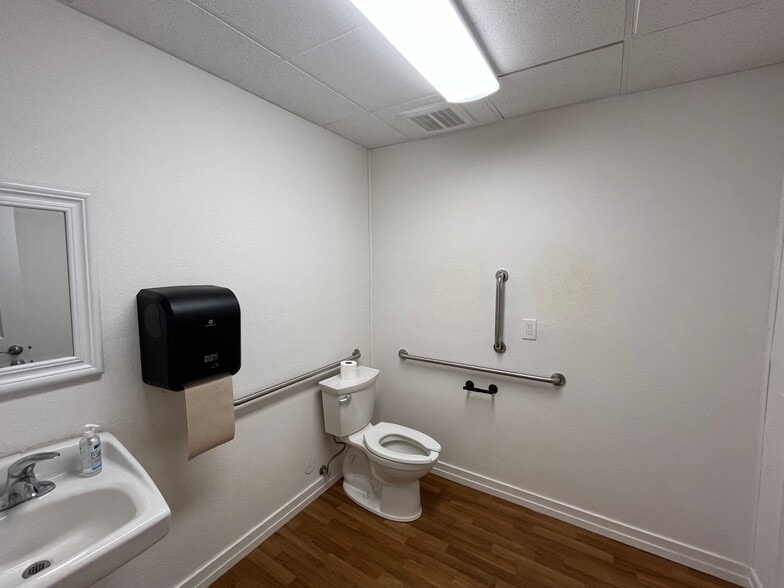 More Photos Of 342 E Idaho St, Eagle Office For Lease