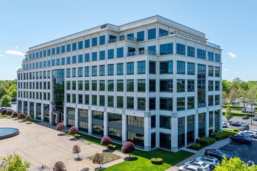More Photos Of 3701 Arco Corporate Dr, Charlotte Office Residential For Lease