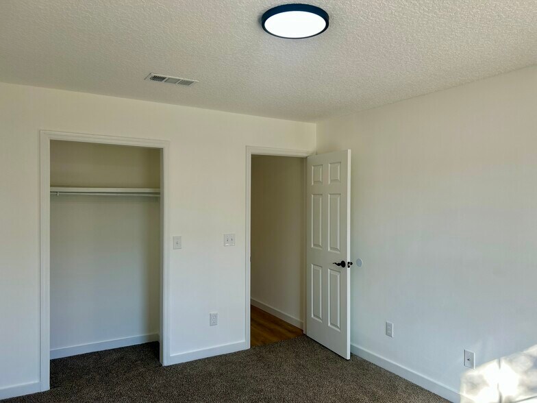 More Photos Of 1477 S 8th St, Fernandina Beach Office For Lease