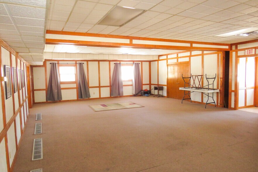 More Photos Of 1245 S Fabrique Dr, Wichita Flex For Sale