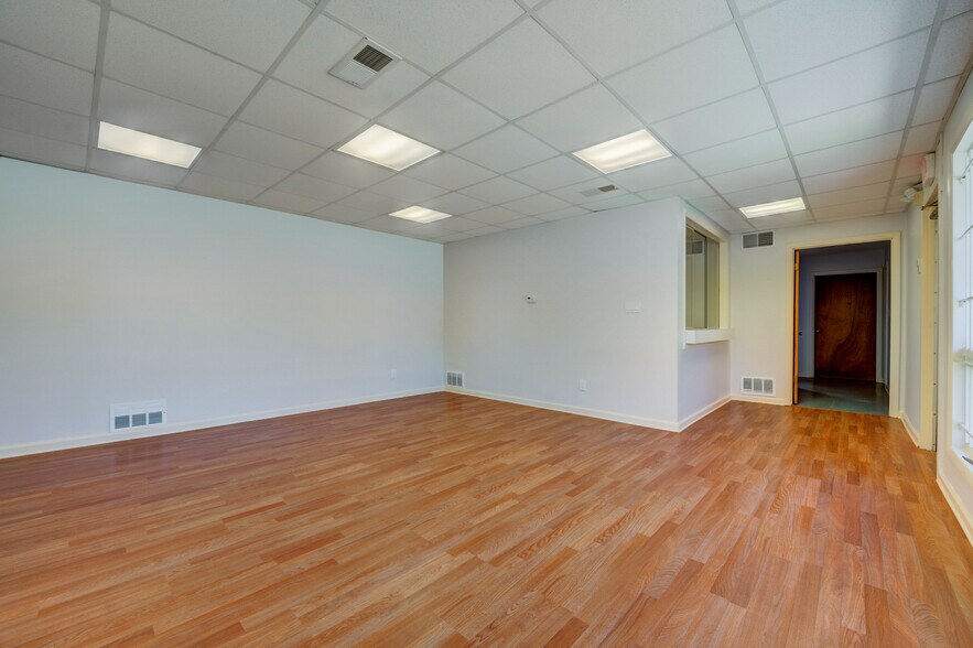 More Photos Of 4410 74th Ave, Hyattsville Medical For Lease