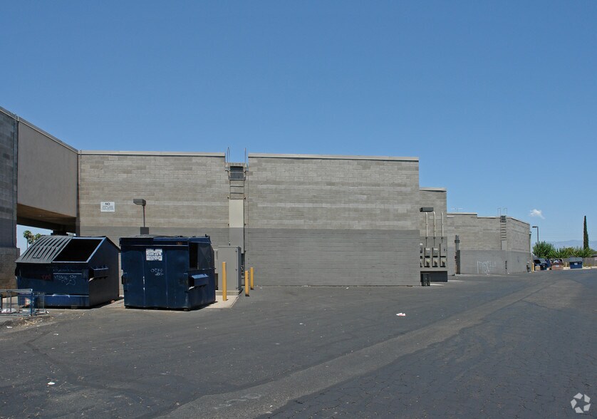 More Photos Of 2002-2038 E Irvington Rd, Tucson General Retail For Lease