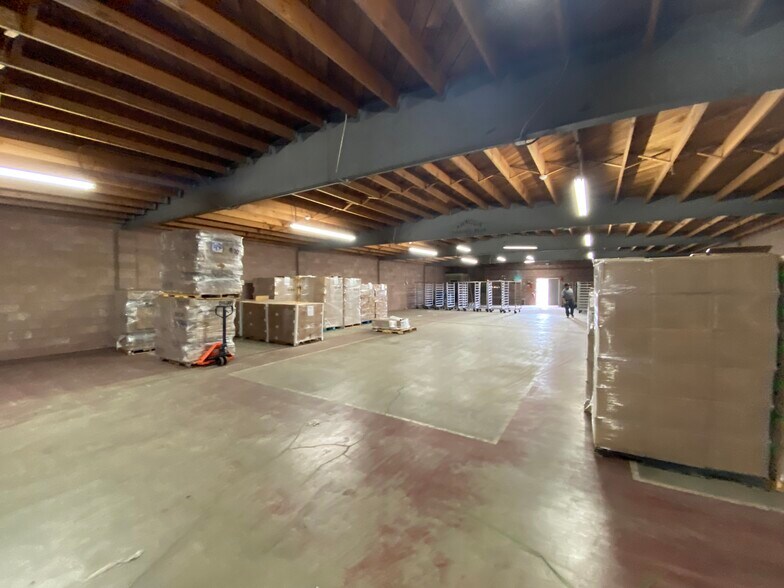 More Photos Of 44820 Yucca Ave, Lancaster Warehouse For Sale