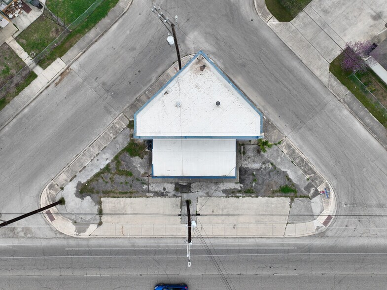 More Photos Of 930 New Laredo Hwy, San Antonio Office For Sale