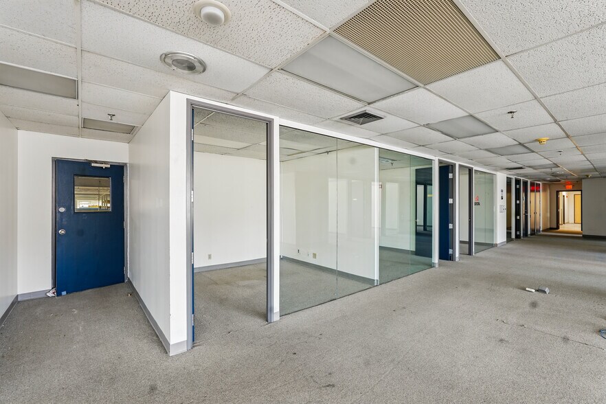 More Photos Of 23 Esquire Rd, North Billerica Manufacturing For Lease