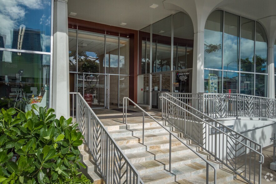 More Photos Of 1150 S King St, Honolulu Medical For Lease