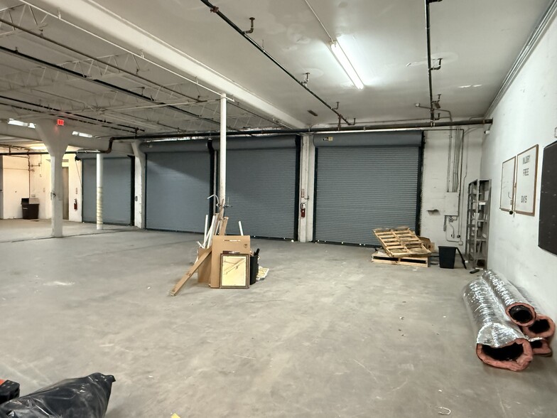 More Photos Of 1195 S Congress Ave, West Palm Beach Showroom For Lease