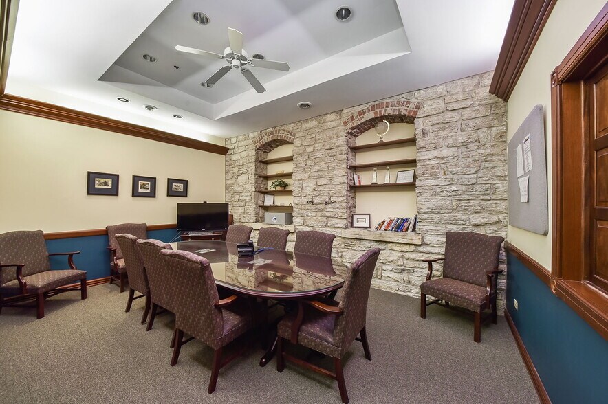 More Photos Of 30 S Shumway Ave, Batavia Office For Lease