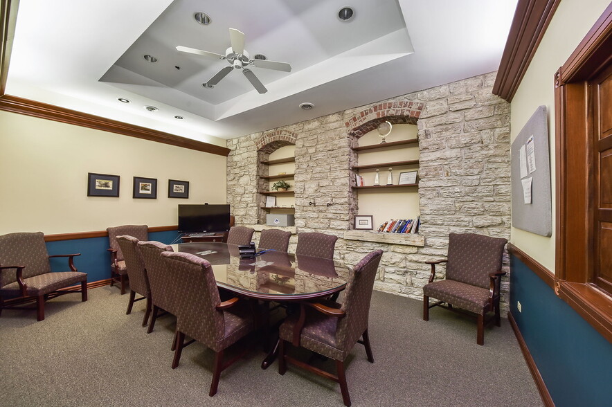 More Photos Of 30 S Shumway Ave, Batavia Office For Sale