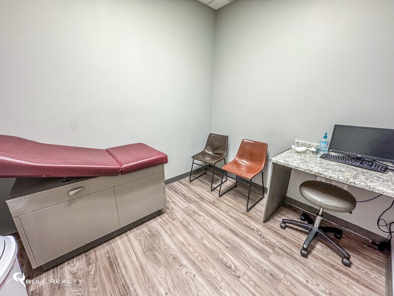 More Photos Of 35 W Church St, Jasper Office For Sale