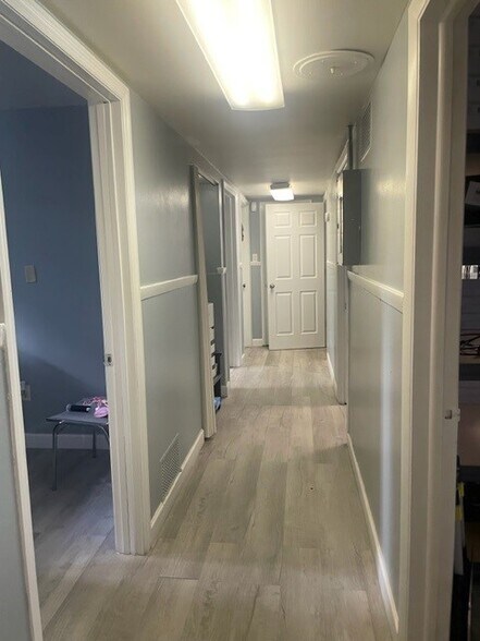 More Photos Of 1815 Crystal Lake Dr, Lakeland Office For Sale