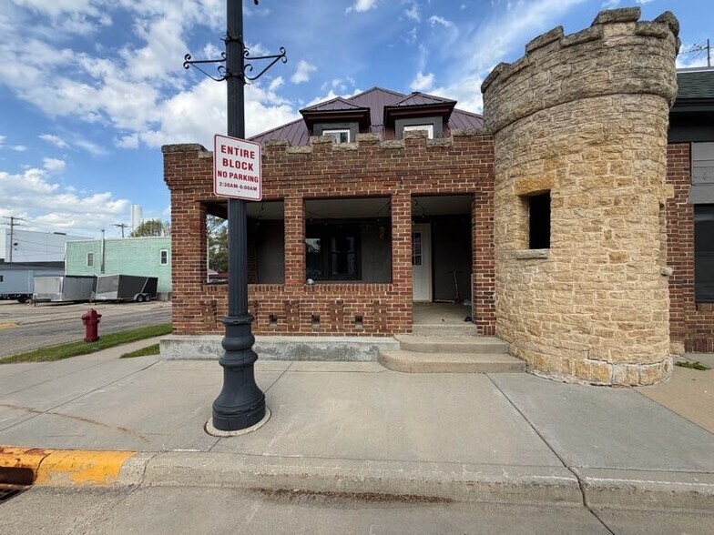 More Photos Of 244 N Main St, Monticello Flex For Sale
