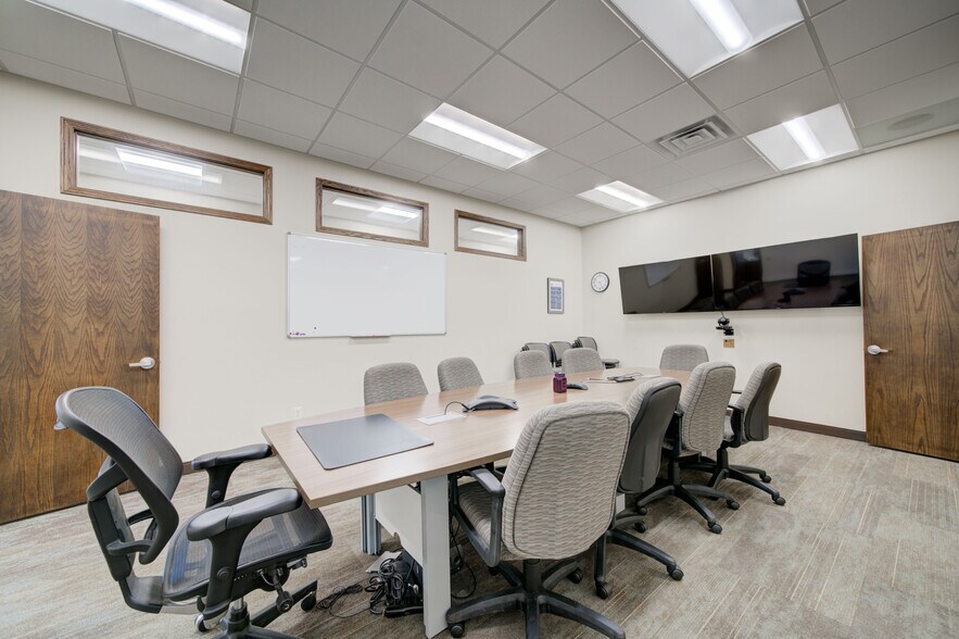 More Photos Of 351 Evergreen Dr, Bozeman Office For Sale