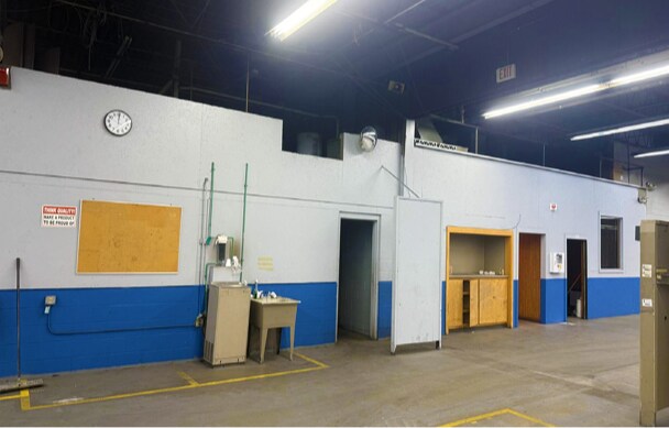 More Photos Of 9 A Columbia Dr, Amherst Manufacturing For Lease