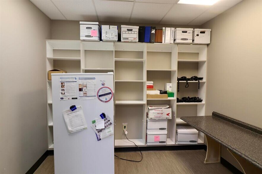 More Photos Of 1203 E College St, Brownsville Medical For Sale