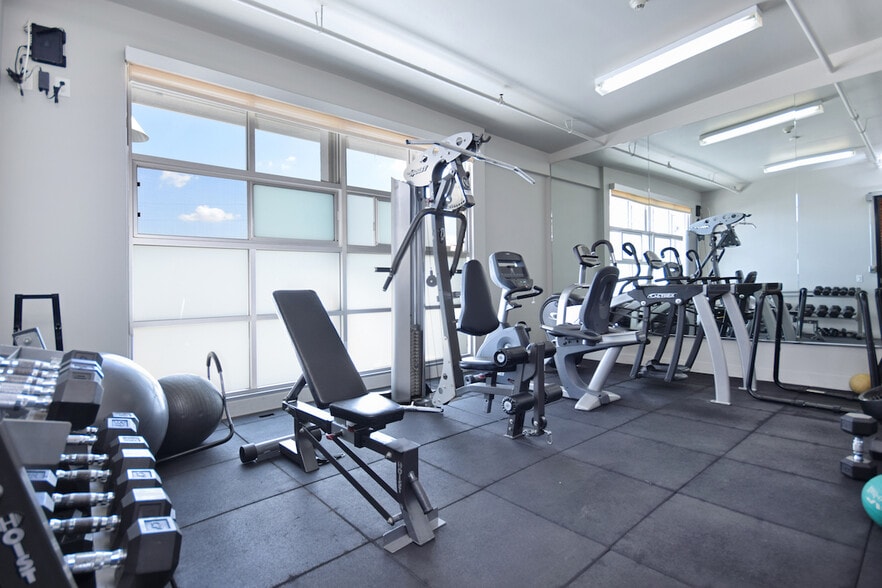 More Photos Of 500-530 Molino St, Los Angeles Office For Sale