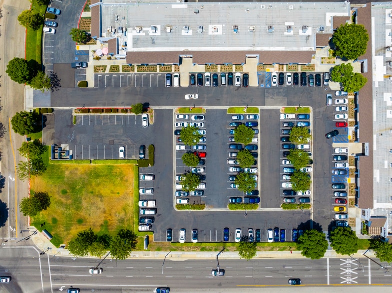More Photos Of 7643-7667 Garden Grove Blvd, Garden Grove Unknown For Lease
