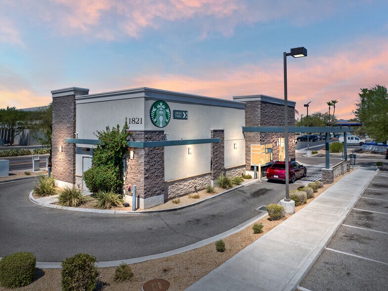 More Photos Of 1821 S Country Club Dr, Mesa Freestanding For Lease