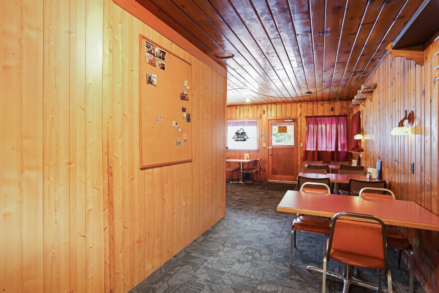 More Photos Of 4976 WA-25 Hwy, Hunters Bar For Sale