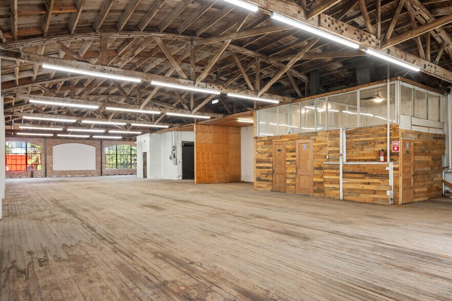 More Photos Of 236 W 15th St, Los Angeles Warehouse For Sale