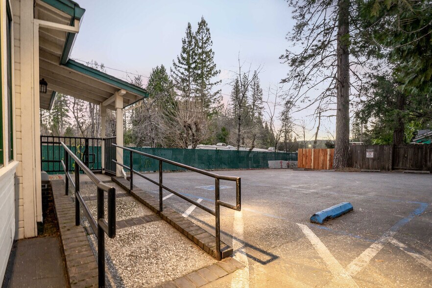 More Photos Of 825 Zion St, Nevada City Office For Sale