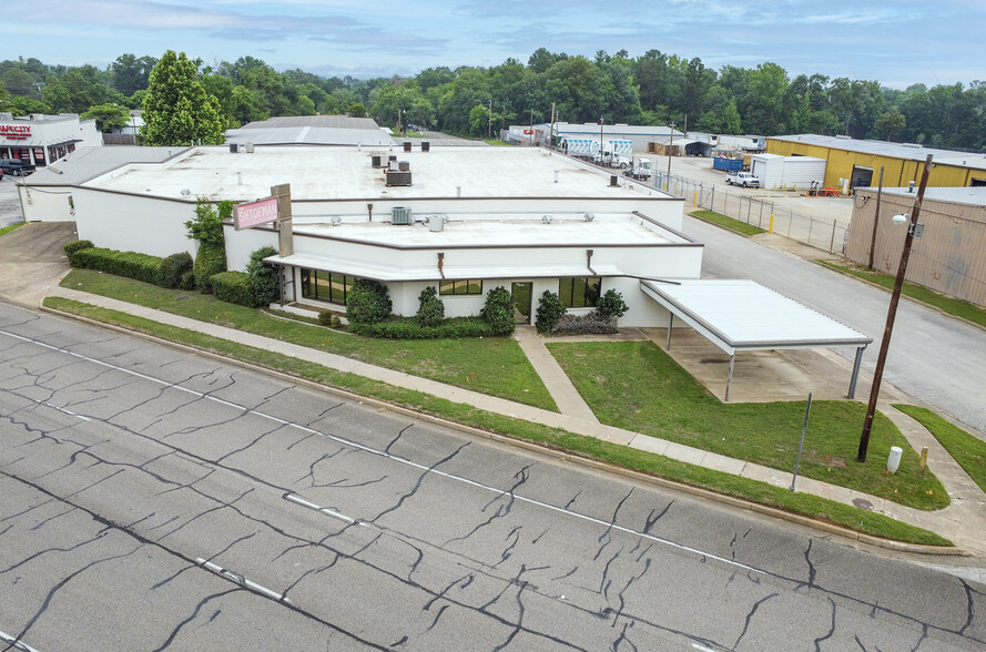 Primary Photo Of 1905 W Gentry Pky, Tyler Warehouse For Sale