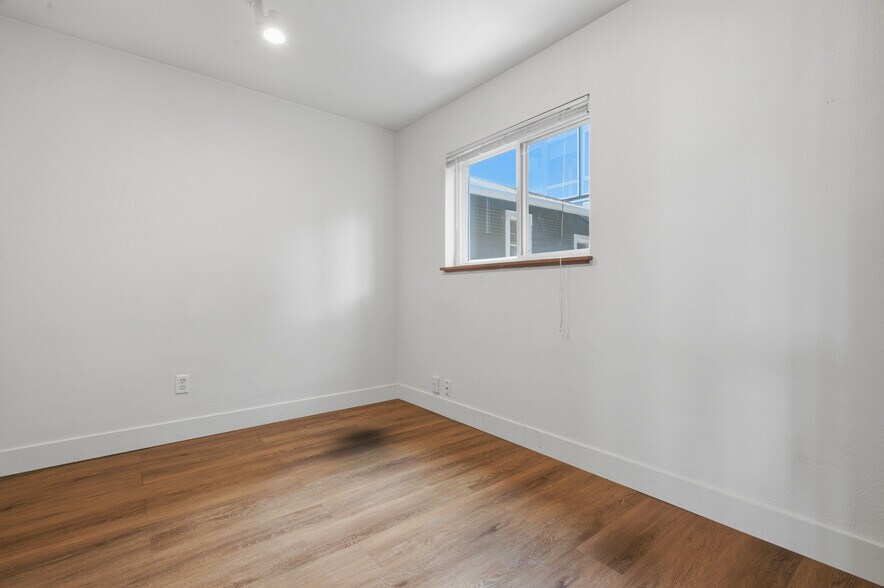 More Photos Of 1 W Dravus St, Seattle Apartments For Sale