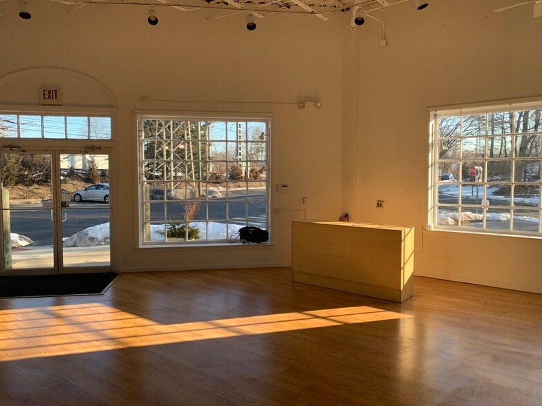 More Photos Of 49-51 Tokeneke Rd, Darien General Retail For Sale