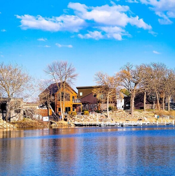 More Photos Of 501 Lake Ave, Fairmont Restaurant For Sale