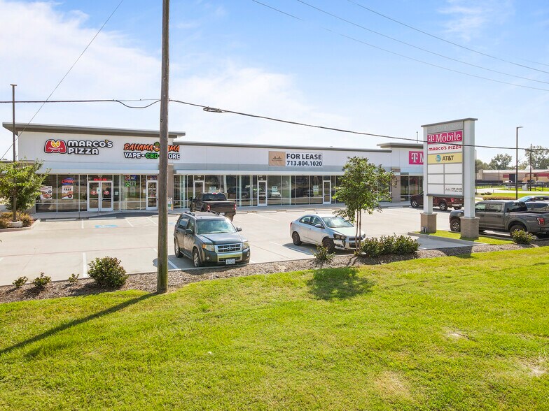 More Photos Of 2139 Highway 146 Byp, Liberty Storefront For Lease