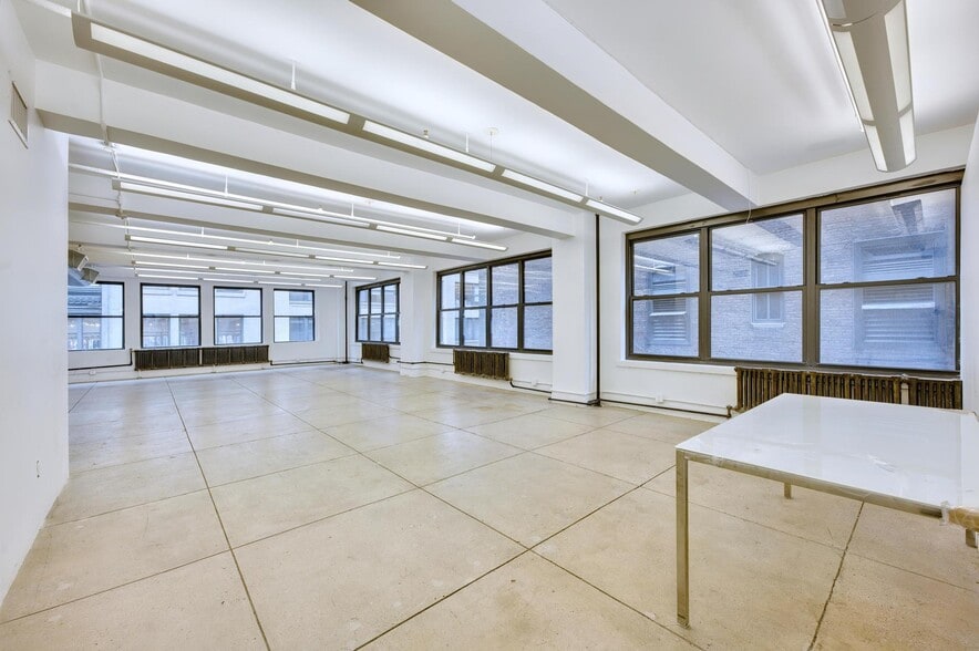 More Photos Of 230 W 39th St, New York Office For Lease