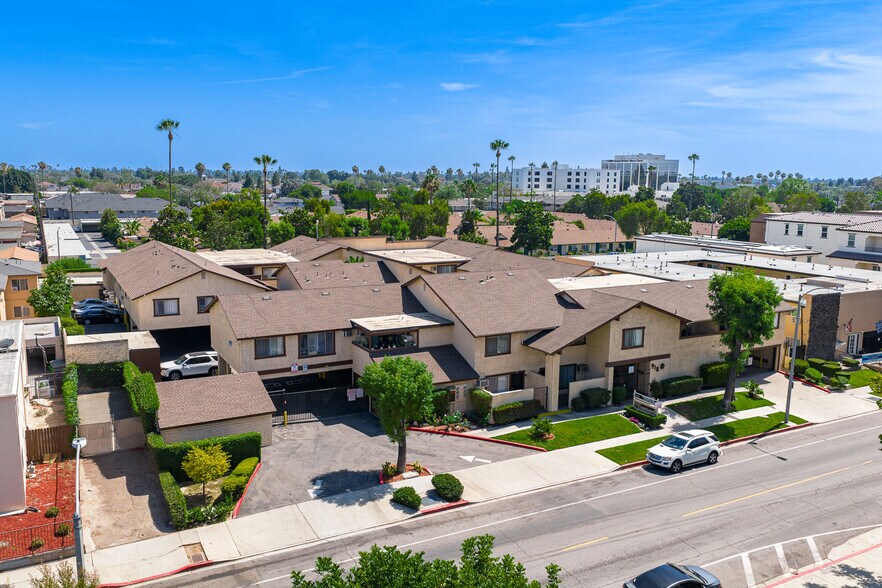 Primary Photo Of 918 Romneya Dr, Anaheim Apartments For Sale
