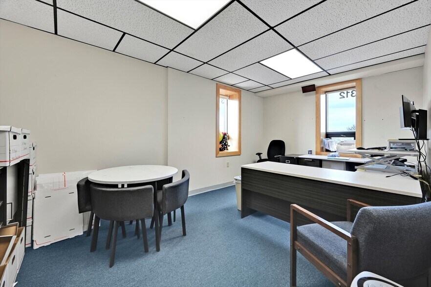 More Photos Of 2014 Laubach Ave, Northampton Office For Sale