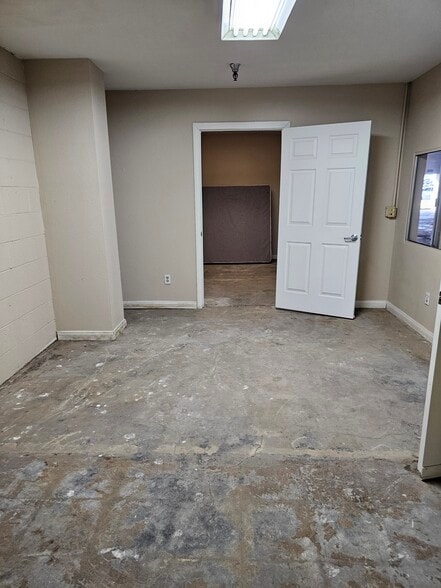 More Photos Of 1791 S Mojave Rd, Las Vegas Service For Lease