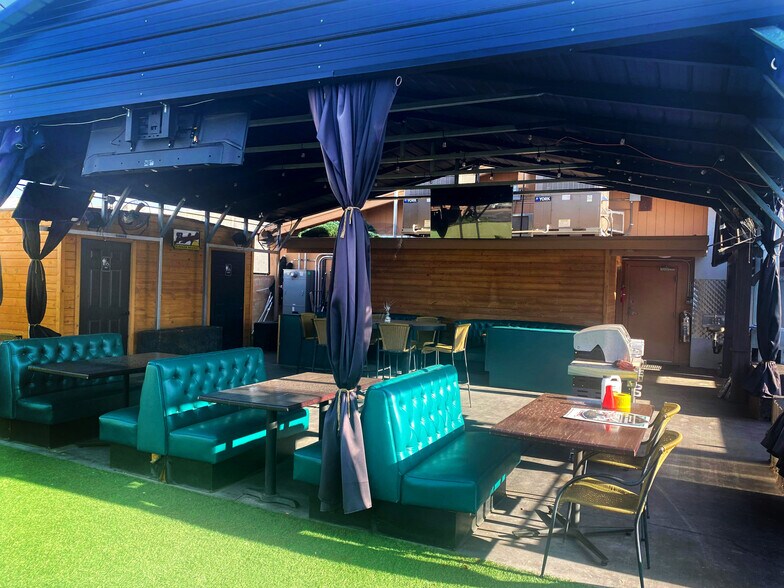 More Photos Of 145 W Central Ave, Coolidge Bar For Sale