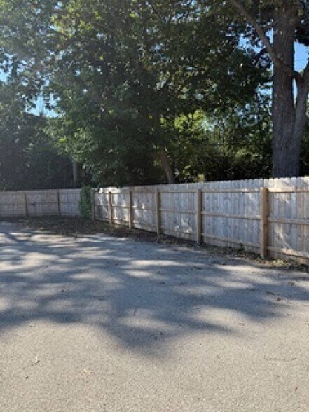 More Photos Of 1815 Dundee Rd, Northbrook Storefront Retail Office For Sale