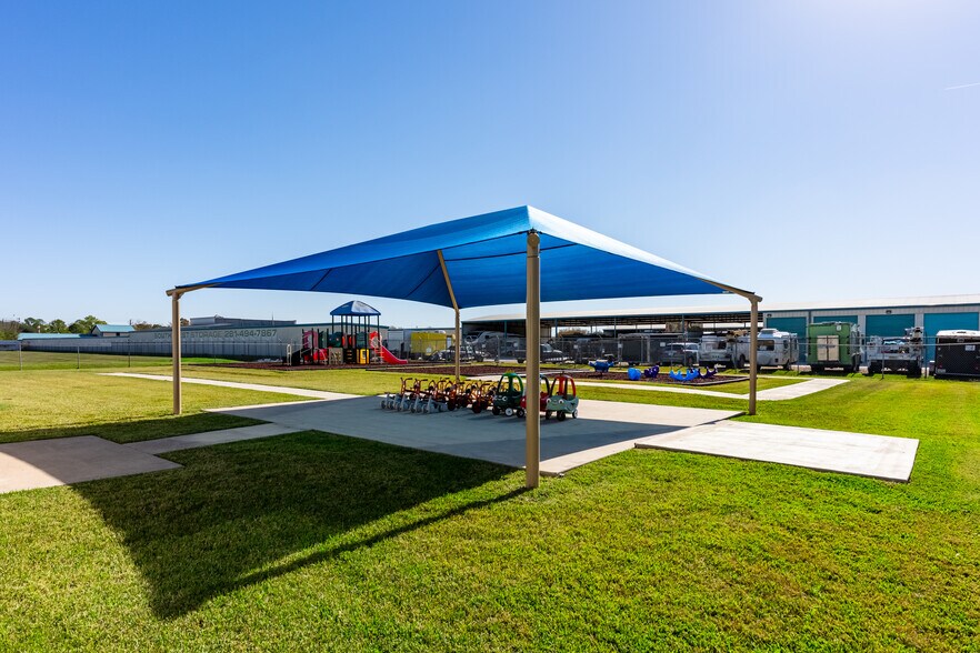 More Photos Of 13511 Florence Rd, Sugar Land Daycare Center For Lease