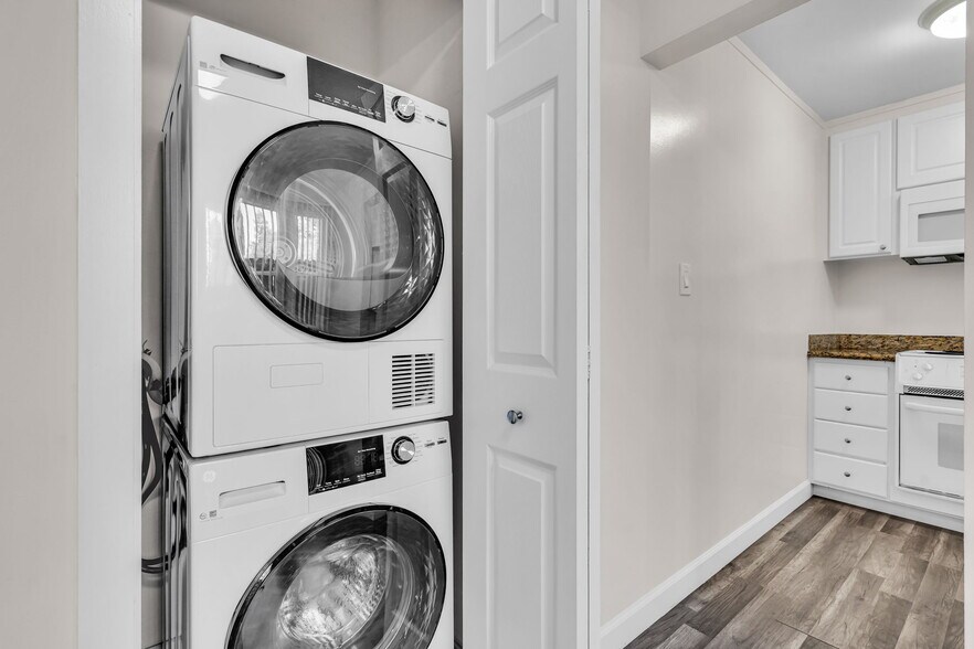 More Photos Of 1942 Desert Cir, Walnut Creek Apartments For Sale