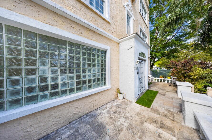 More Photos Of 236 NE 28th St, Miami Apartments For Sale