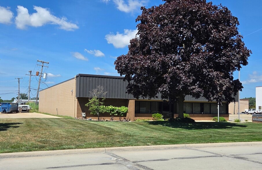 More Photos Of 34673 Bennett Dr, Fraser Office For Sale