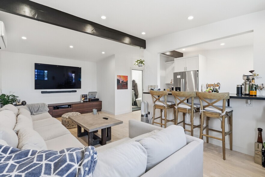 More Photos Of 1040 251st St, Harbor City Industrial For Sale