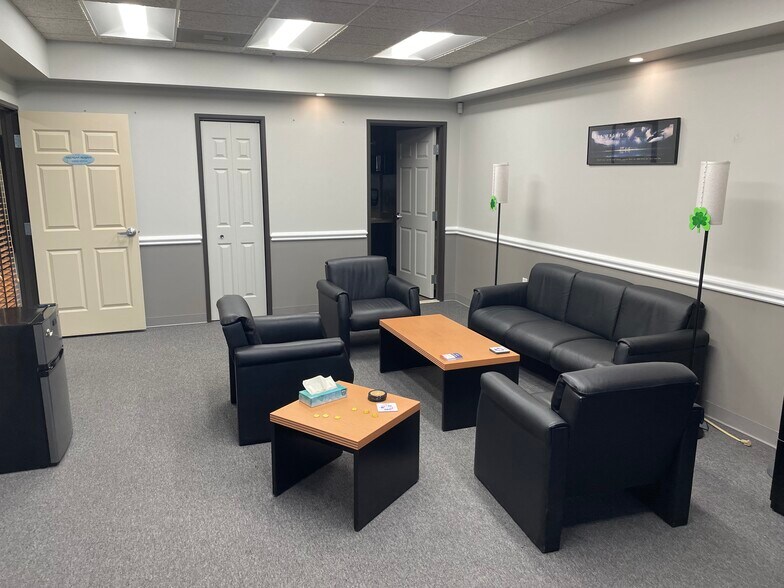 More Photos Of 41800 Executive Dr, Harrison Township Manufacturing For Lease