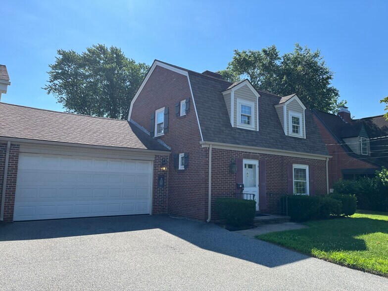 More Photos Of 188 Airport Rd, Warwick Office Residential For Sale