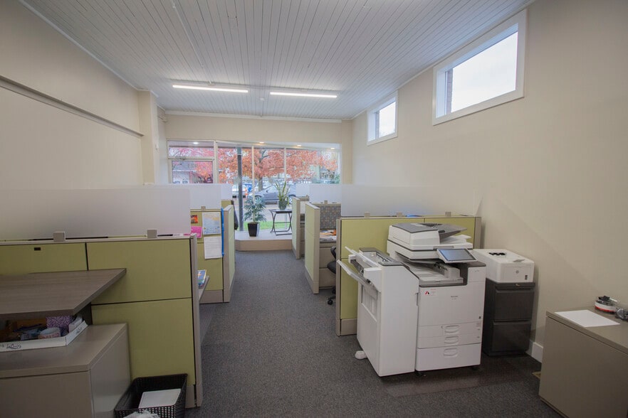 More Photos Of 921-927 S Burdick St, Kalamazoo Storefront Retail Office For Lease