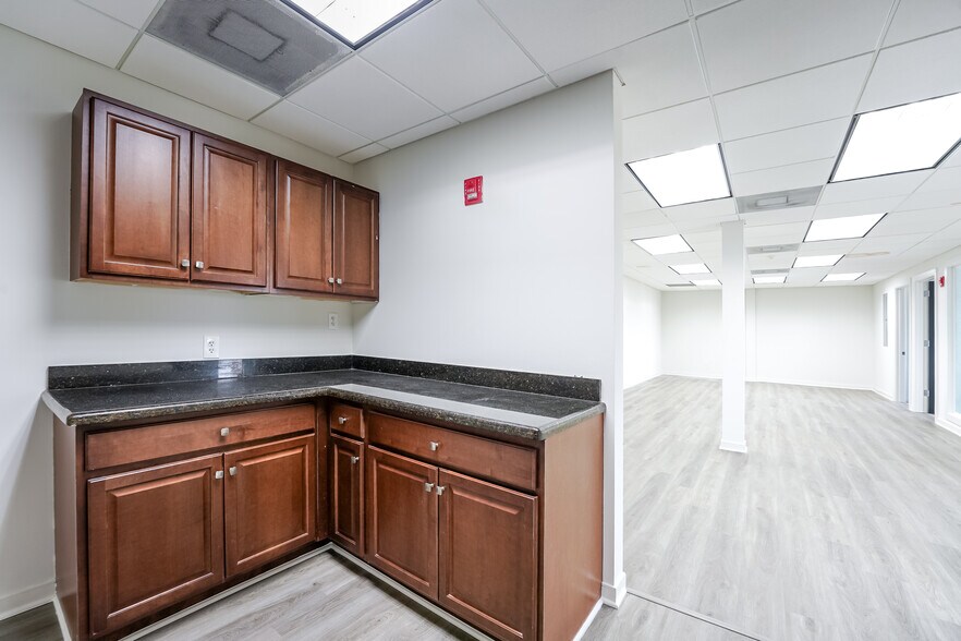 More Photos Of 399 NW 2nd Ave, Boca Raton Office For Lease